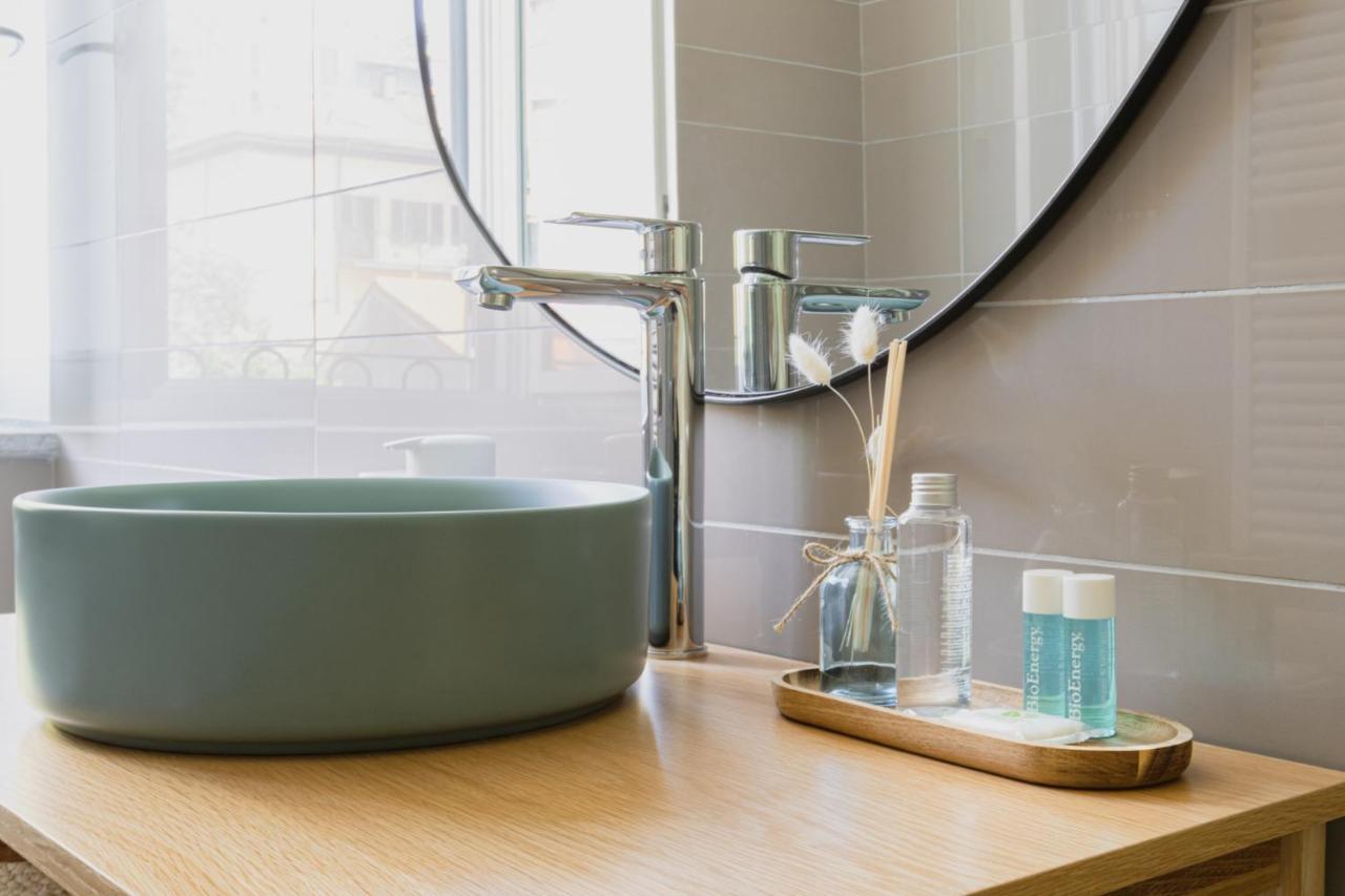 Easylife - Romantico Appartamento Sui Navigli Milan Luaran gambar