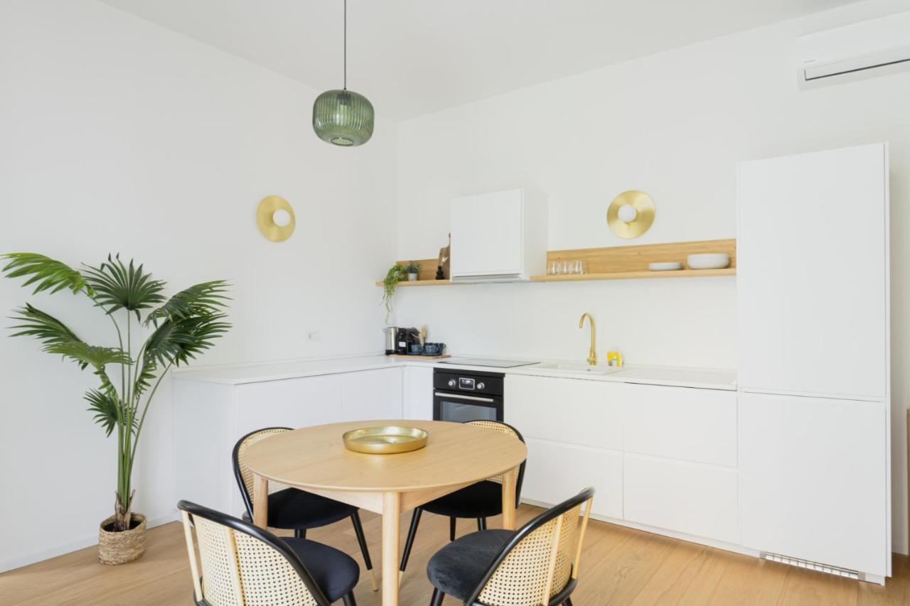 Easylife - Romantico Appartamento Sui Navigli Milan Luaran gambar