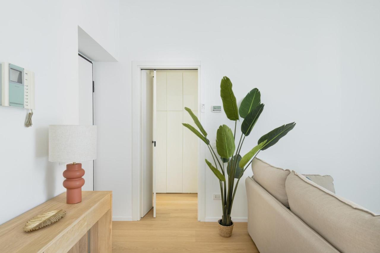 Easylife - Romantico Appartamento Sui Navigli Milan Luaran gambar